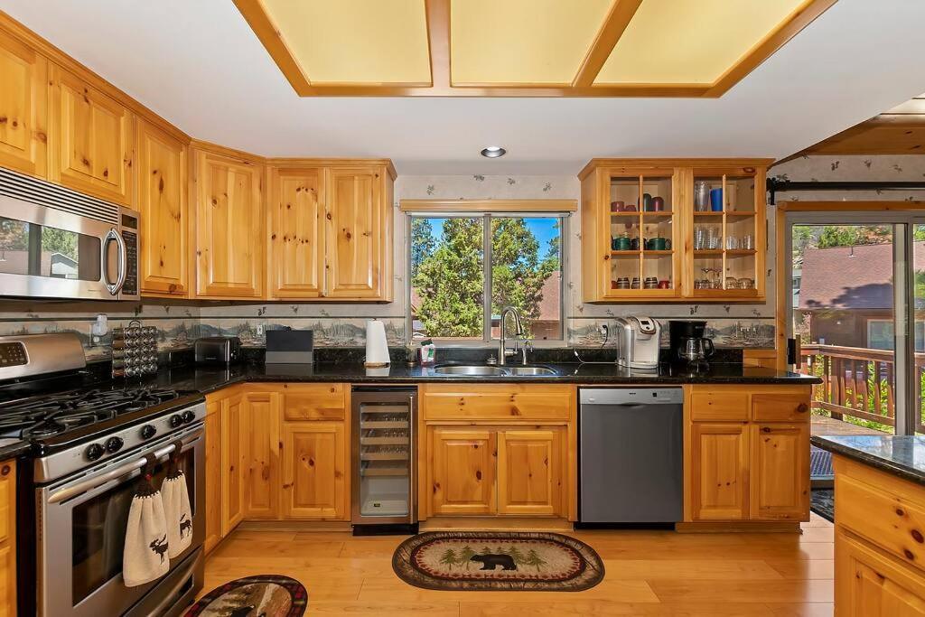 Teakwood - 3-Br Spa, Fire Pit, Quiet, Ac, Centrally Located Villa Big Bear Lake Exterior photo