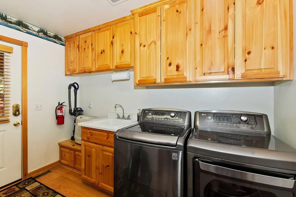 Teakwood - 3-Br Spa, Fire Pit, Quiet, Ac, Centrally Located Villa Big Bear Lake Exterior photo